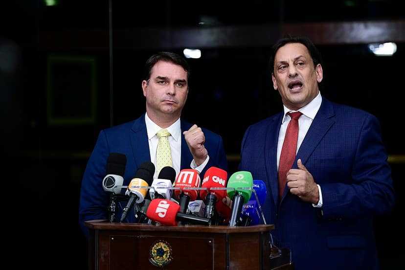 Flávio Bolsonaro präsentiert Regierungsplan mit Einschränkungen für den STF und neuem Ausgabenrahmen