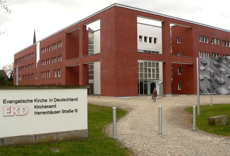 Baukasten oder Agentur? Eine ehrliche Entscheidungshilfe für kleine Unternehmen