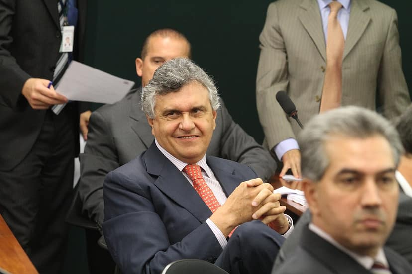 Caiado bekritigt Flávio Bolsonaro over zijn politieke loopbaan