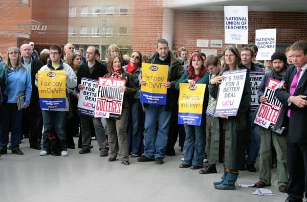 Victorian Teachers to Vote on New Pay Offer Ahead of Planned Strike