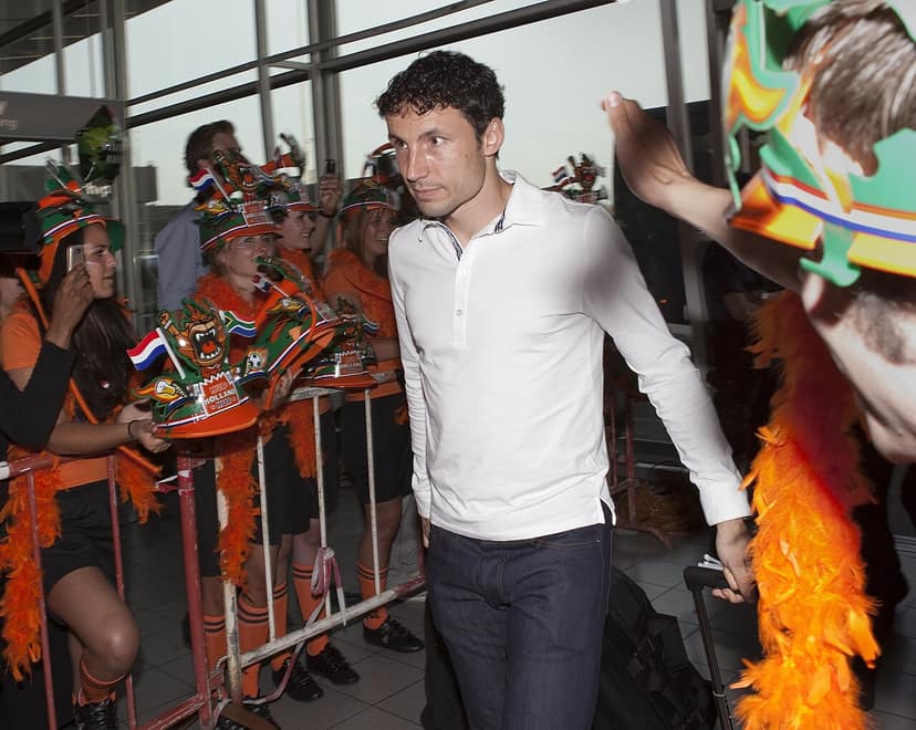 Mark van Bommel presented as the new coach of the Red Devils