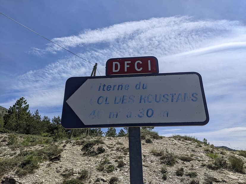 Incendies dans la Drôme et la Lozère : 370 hectares brûlés et évacuations