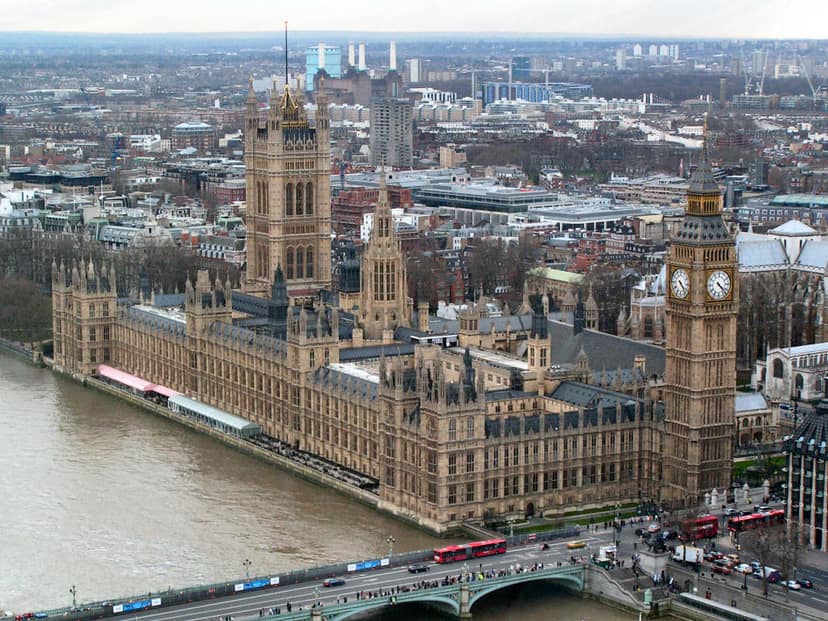 UK-Banken melden hohe Gewinne, Diskussion über Windfall-Steuer wächst
