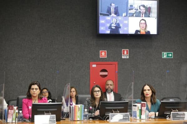 Ex-Ehemann von Maria da Penha wegen Verletzung von Schutzmaßnahmen festgenommen