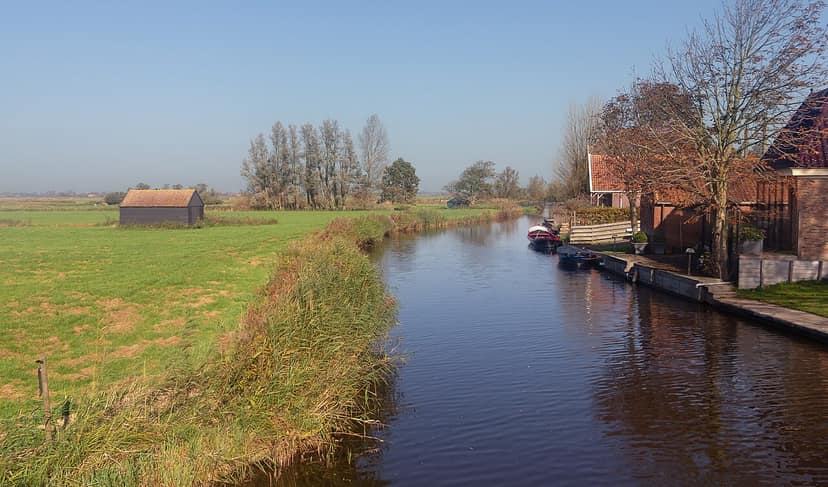 Número crescente de fissuras em diques na Zuid-Holland devido à seca
