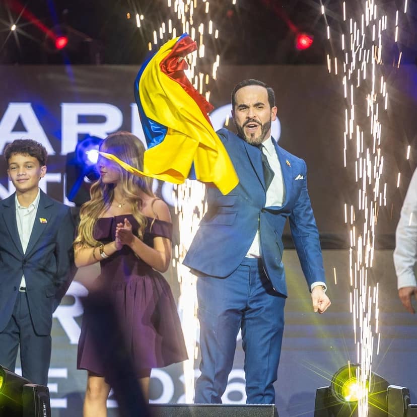Abelardo de la Espriella empossado como novo Presidente da Colômbia