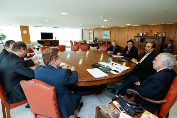 Candidatos às eleições de 2026 divulgam declarações de bens ao TSE