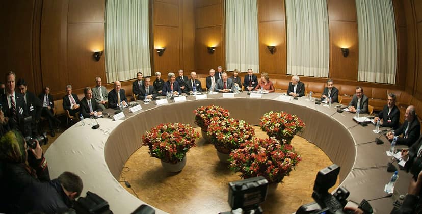 Trump Outlines Low-Key Approach to Iran Amid Economic Pressure