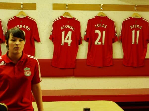 Dário Essugo se destaca como capitán del Chelsea a los 21 años
