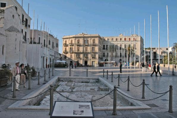 Il y a 35 ans, 20 000 Albanais ont débarqué à Bari, aujourd'hui les célébrations