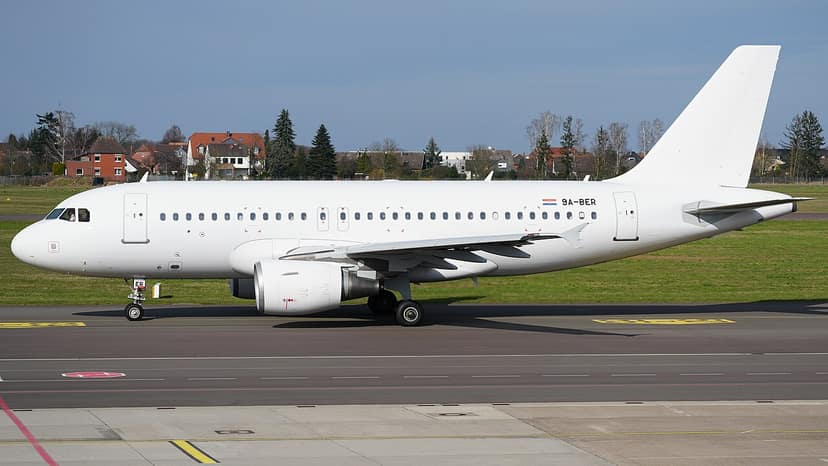 El aeropuerto de Bristol cierra durante 14 horas debido a un fallo en la pista