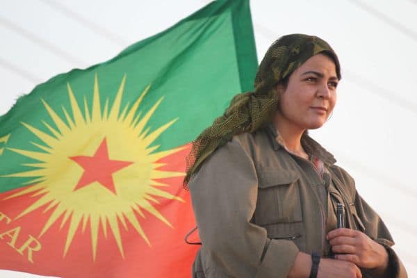 El Parlamento turco aprueba ley de reintegración para excombatientes del PKK
