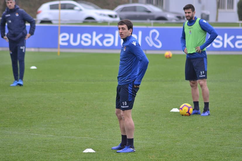 Mikel Oyarzabal regresa a Zubieta tras ganar el Mundial con España