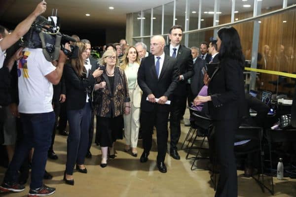 Moraes genehmigt Paulo Sérgio Nogueira Kurs im Gefängnis