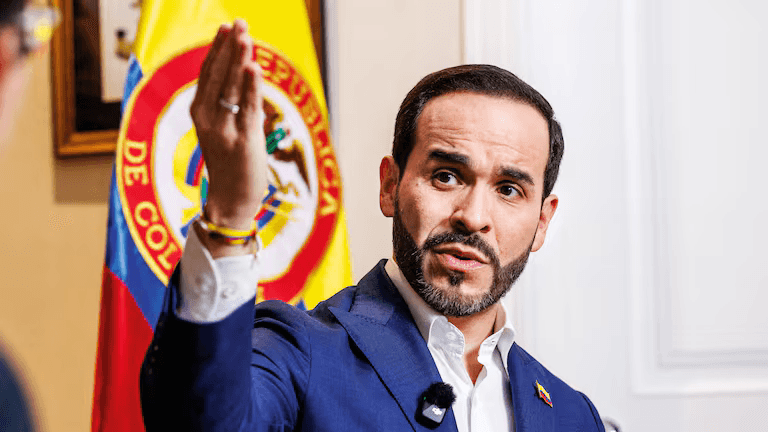 Abelardo de la Espriella assume a presidência da Colômbia