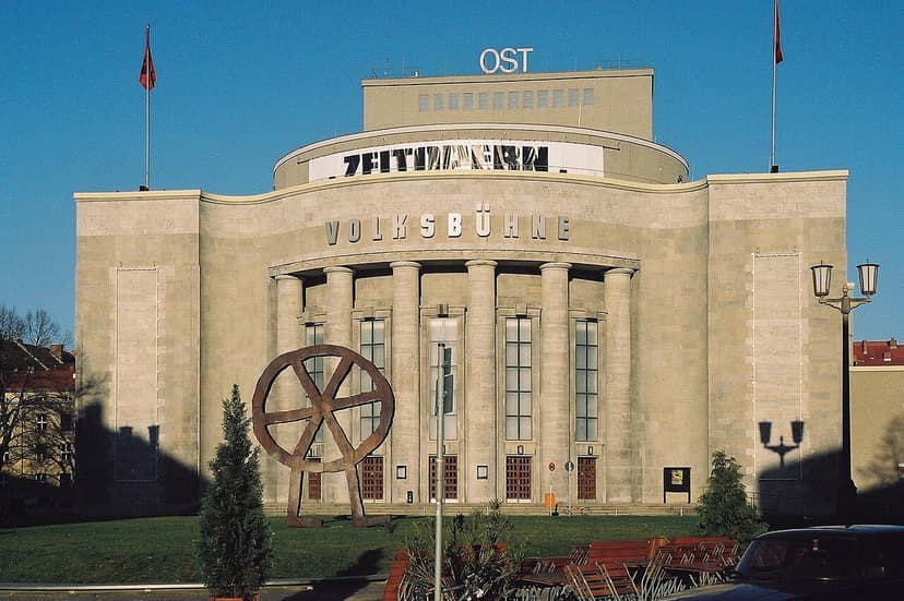 Temporary swimming pool opens at Berlin's Volksbühne